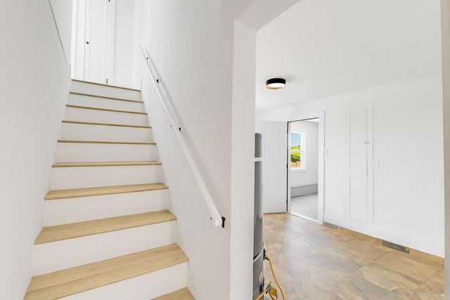 8227 Ney Avenue, Oakland, CA 94605
