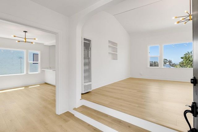 8227 Ney Avenue, Oakland, CA 94605