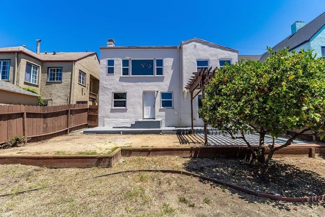 8227 Ney Avenue, Oakland, CA 94605