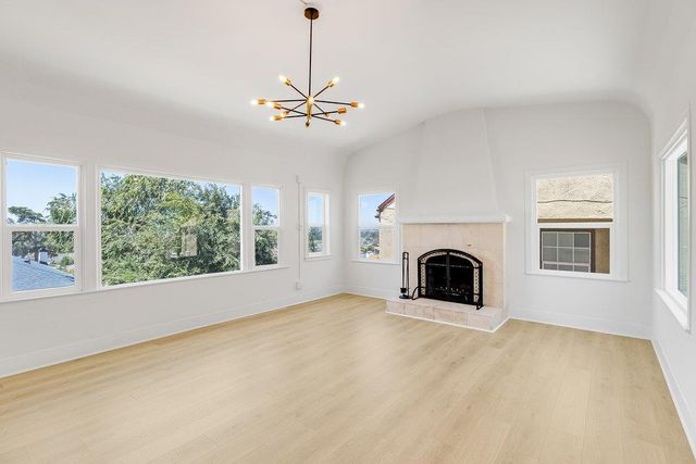 8227 Ney Avenue, Oakland, CA 94605