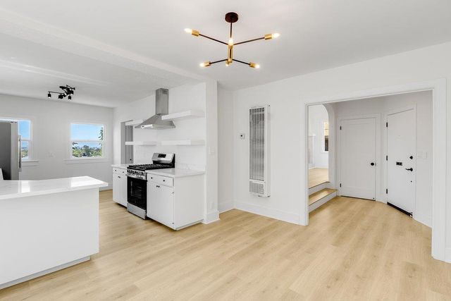 8227 Ney Avenue, Oakland, CA 94605