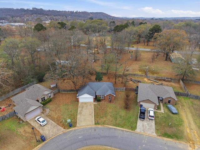 24 Donna Kay Drive, Greenbrier, AR 72058