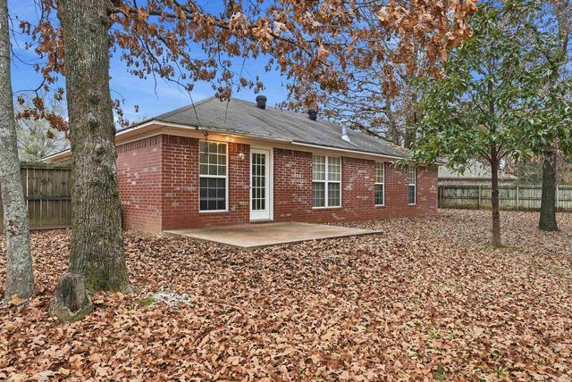 24 Donna Kay Drive, Greenbrier, AR 72058