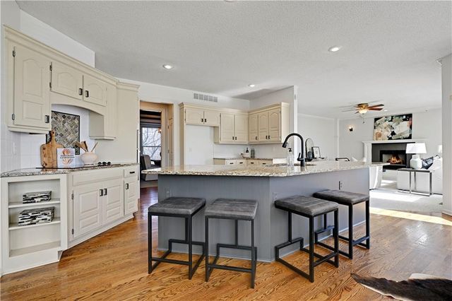 11903 Noland Street, Overland Park, KS 66213