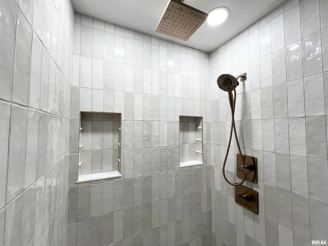 7604 N PATTON Lane, Peoria, IL 61615