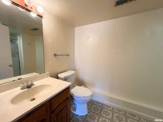 7604 N PATTON Lane, Peoria, IL 61615