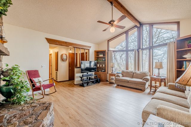 1544 N Lakeview Avenue, Mannford, OK 74044