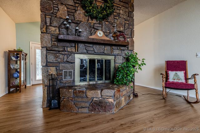 1544 N Lakeview Avenue, Mannford, OK 74044