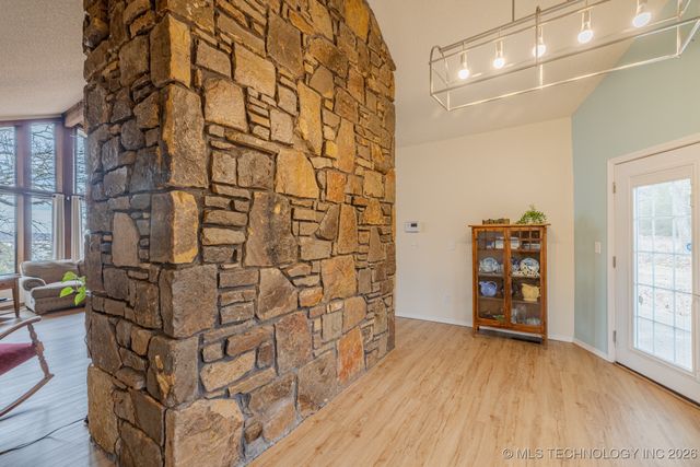 1544 N Lakeview Avenue, Mannford, OK 74044