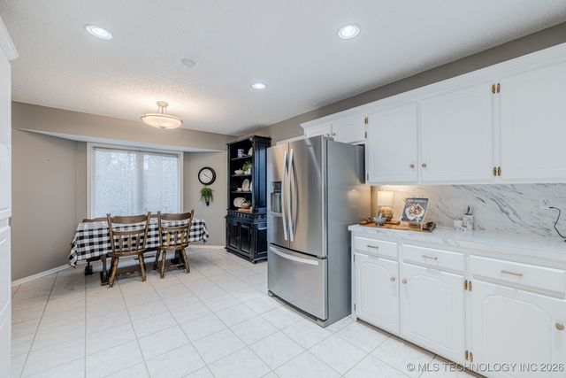 1544 N Lakeview Avenue, Mannford, OK 74044