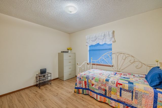 1544 N Lakeview Avenue, Mannford, OK 74044