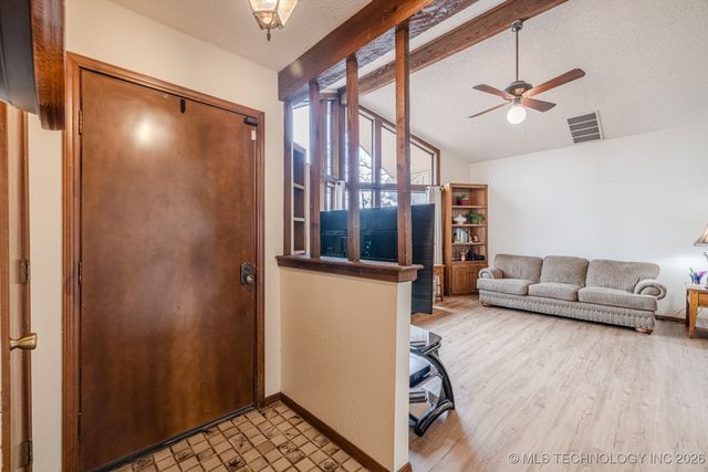 1544 N Lakeview Avenue, Mannford, OK 74044