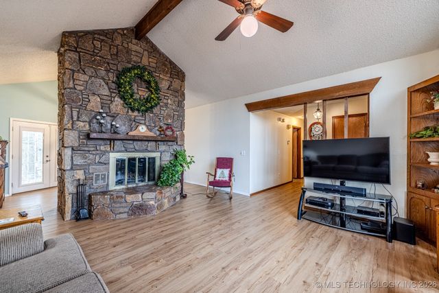 1544 N Lakeview Avenue, Mannford, OK 74044