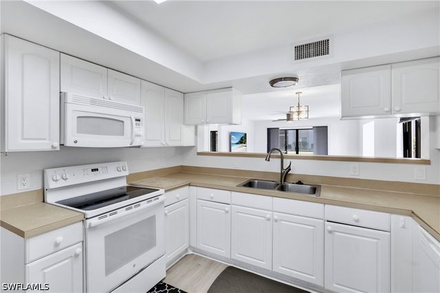 910 Vanderbilt Beach RD 315, Naples, FL 34108