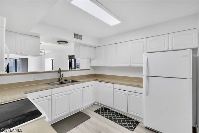 910 Vanderbilt Beach RD 315, Naples, FL 34108