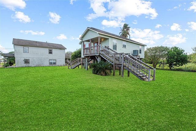 7228 Highland Bayou Drive, Hitchcock, TX 77563