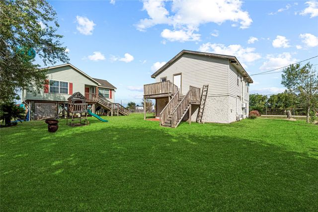 7228 Highland Bayou Drive, Hitchcock, TX 77563