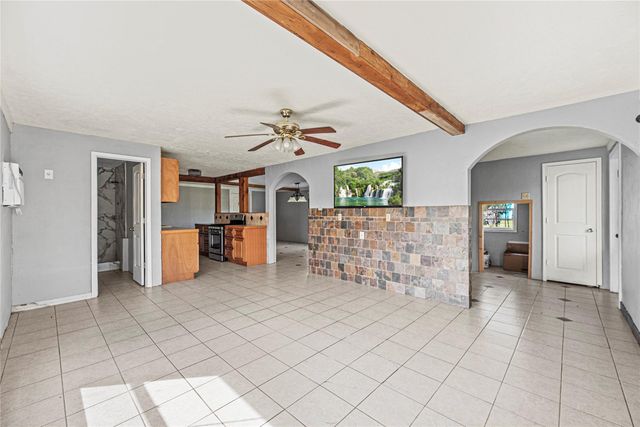 7228 Highland Bayou Drive, Hitchcock, TX 77563