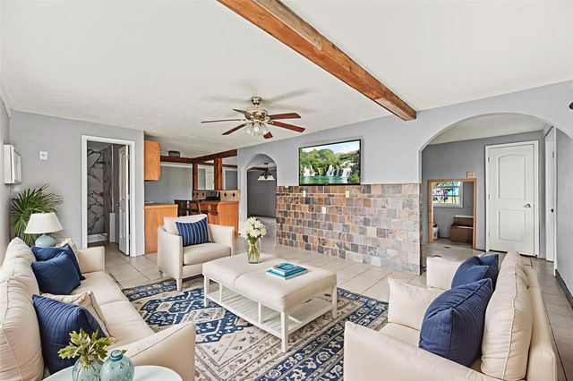 7228 Highland Bayou Drive, Hitchcock, TX 77563