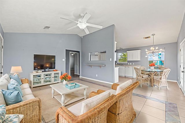 7228 Highland Bayou Drive, Hitchcock, TX 77563