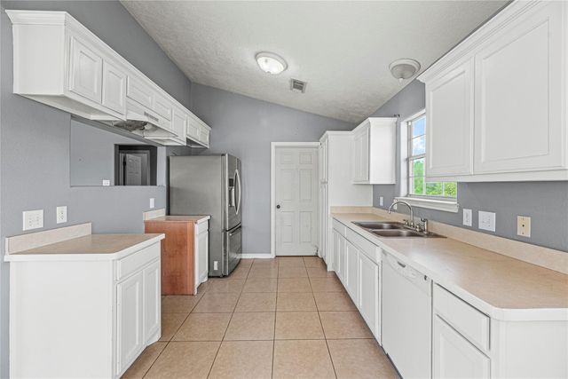 7228 Highland Bayou Drive, Hitchcock, TX 77563