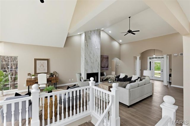 16038 Pierside Lane, Ellisville, MO 63021