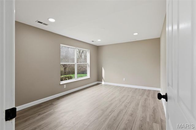 16038 Pierside Lane, Ellisville, MO 63021