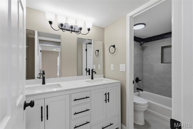 16038 Pierside Lane, Ellisville, MO 63021