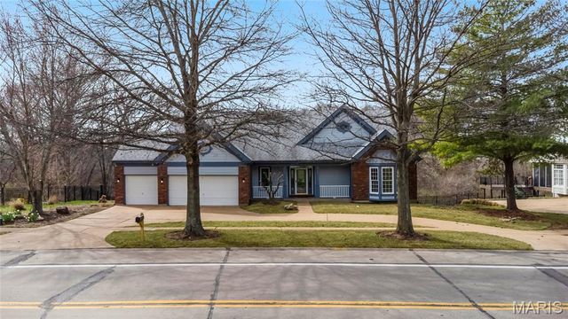 16038 Pierside Lane, Ellisville, MO 63021