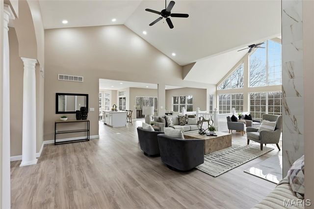 16038 Pierside Lane, Ellisville, MO 63021