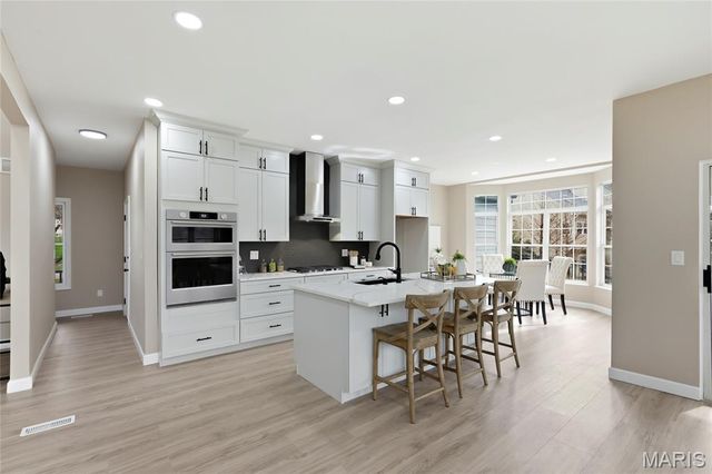 16038 Pierside Lane, Ellisville, MO 63021