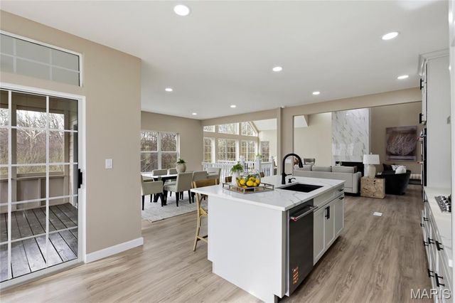 16038 Pierside Lane, Ellisville, MO 63021