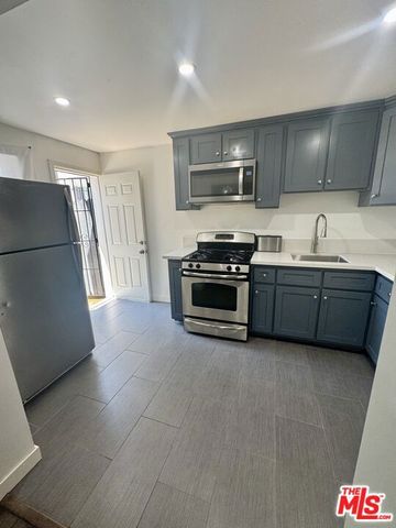 2911 W Florence Avenue APT, Los Angeles, CA 90043