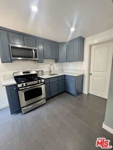 2911 W Florence Avenue APT, Los Angeles, CA 90043
