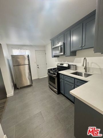 2911 W Florence Avenue APT, Los Angeles, CA 90043