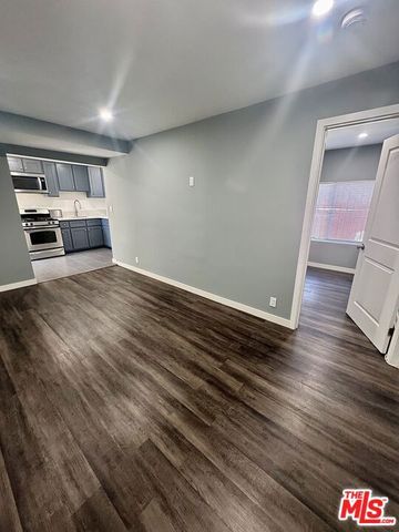 2911 W Florence Avenue APT, Los Angeles, CA 90043