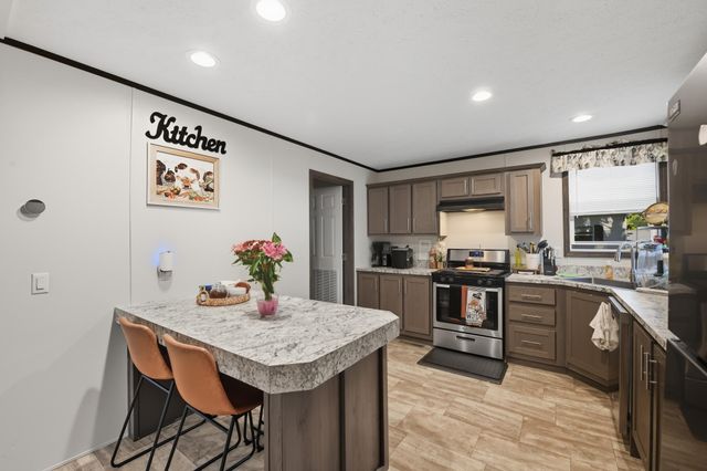 134 Anthony Drive 31, Lakeville, MN 55044