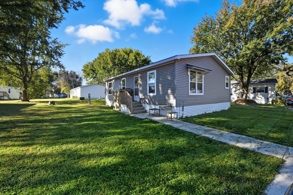 134 Anthony Drive 31, Lakeville, MN 55044 — photo 2