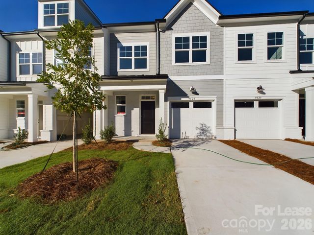 9525 Munsing Drive, Charlotte, NC 28269