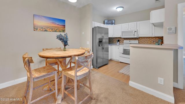 1944 Tara Court 203, Greenville, NC 27858