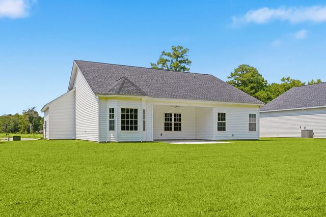 112 Cove Ln., Georgetown, SC 29440