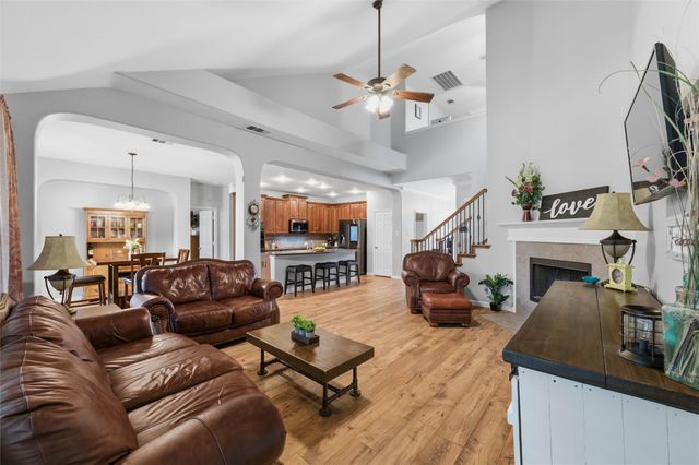 1121 Linden Drive, Burleson, TX 76028