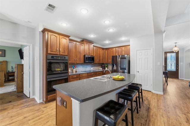 1121 Linden Drive, Burleson, TX 76028