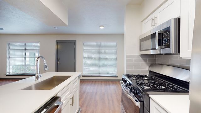 205 E Davis Street 103, Dallas, TX 75203