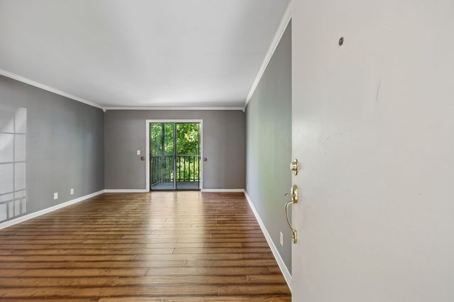 555 N DuPont Ave Apt D92, Madison, TN 37115