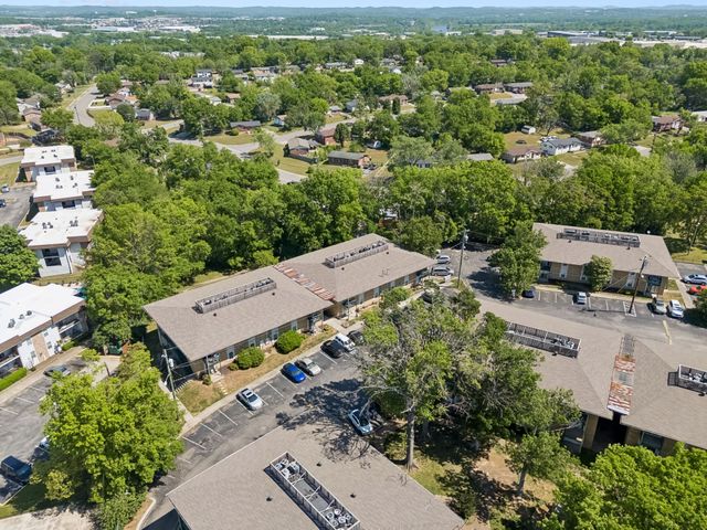555 N DuPont Ave Apt D92, Madison, TN 37115