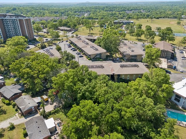 555 N DuPont Ave Apt D92, Madison, TN 37115
