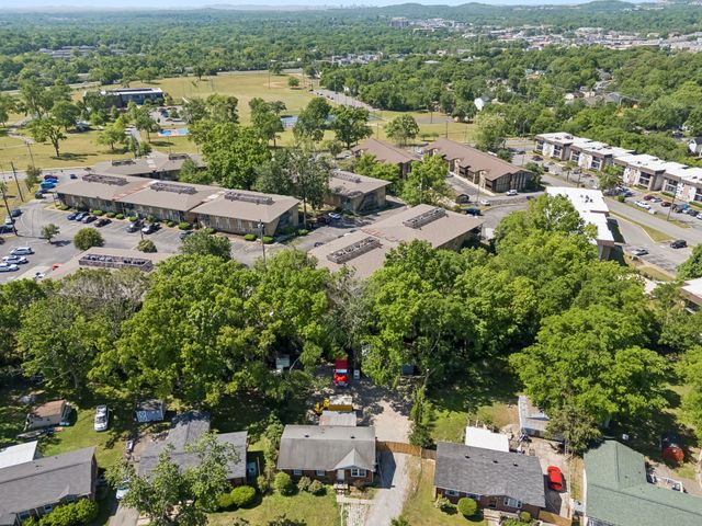 555 N DuPont Ave Apt D92, Madison, TN 37115
