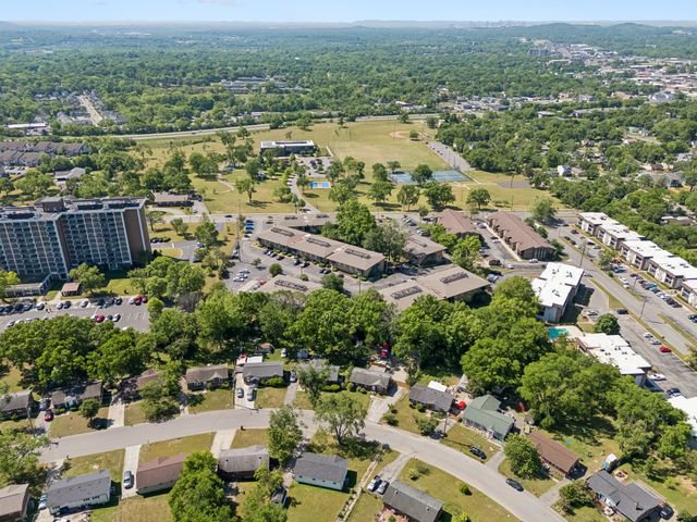 555 N DuPont Ave Apt D92, Madison, TN 37115