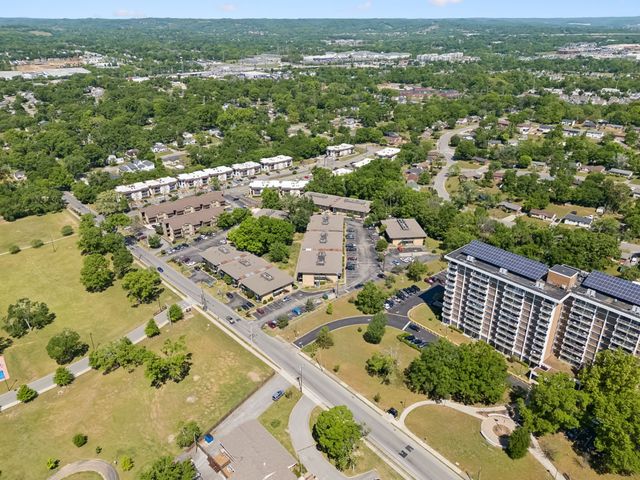 555 N DuPont Ave Apt D92, Madison, TN 37115